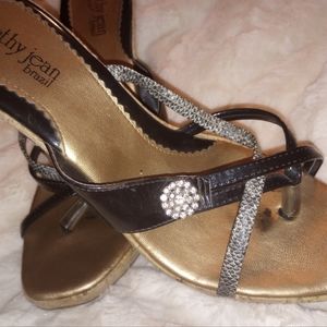 Cutest wedge sandals.